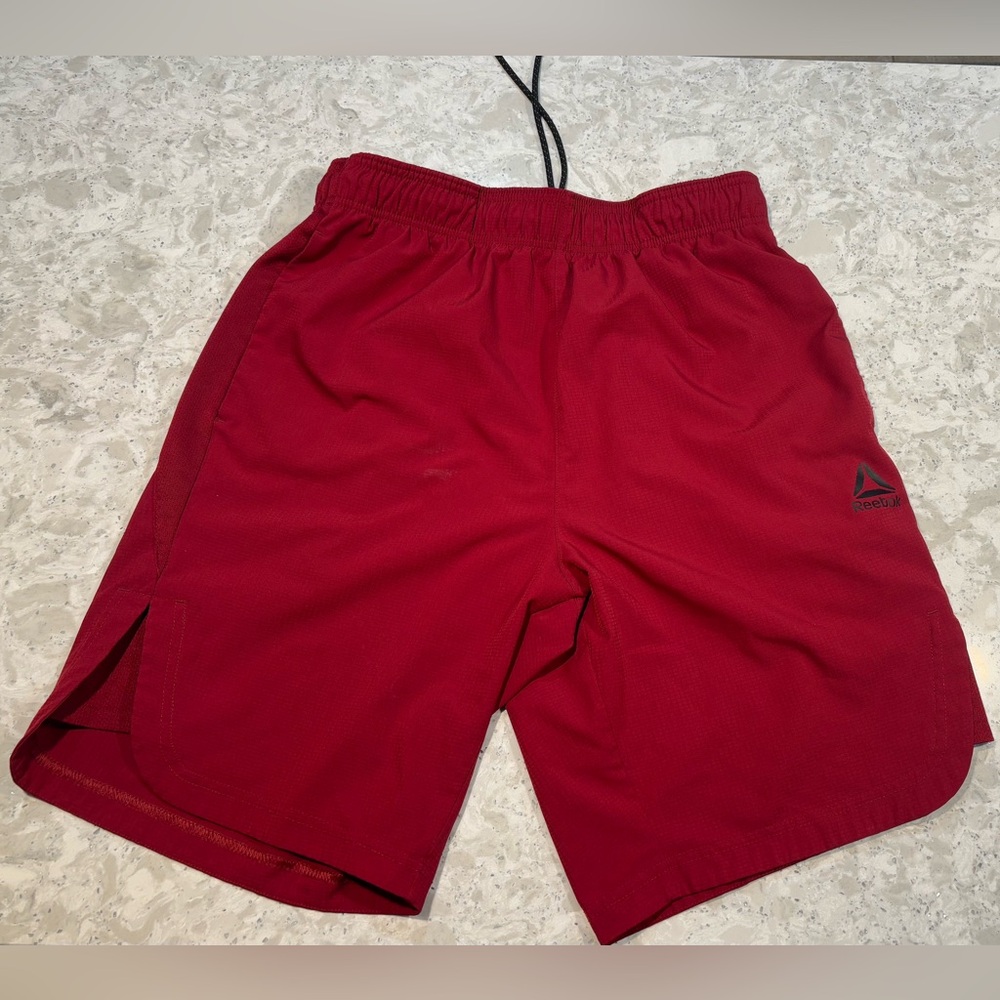 ★ Reebok Men’s Zipper Pocket Athletic Shorts